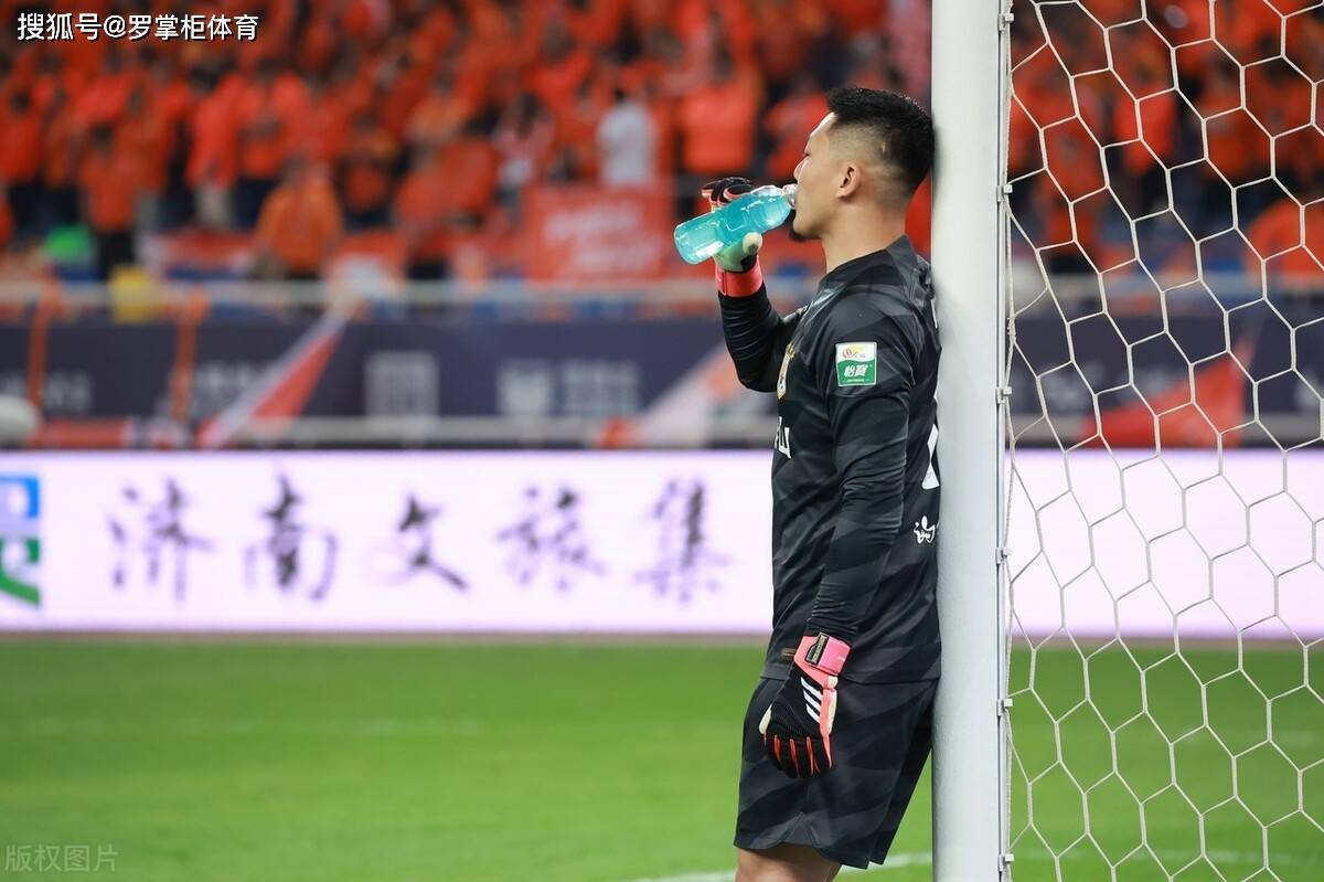 Yabo Sports-Ning在热火比赛中出色防守,领先优势明显引发热议!引发球迷热议-Yabo Sports